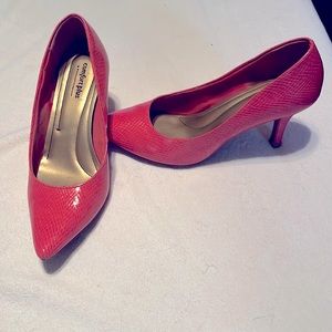 High heels salmon, colored used and very comfy 2 inches high